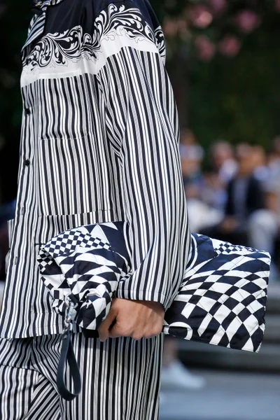Look 73